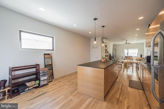 Foto del edificio - 439 Moyer St