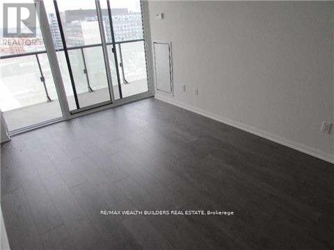 Photo du bâtiment - 400 Adelaide St E