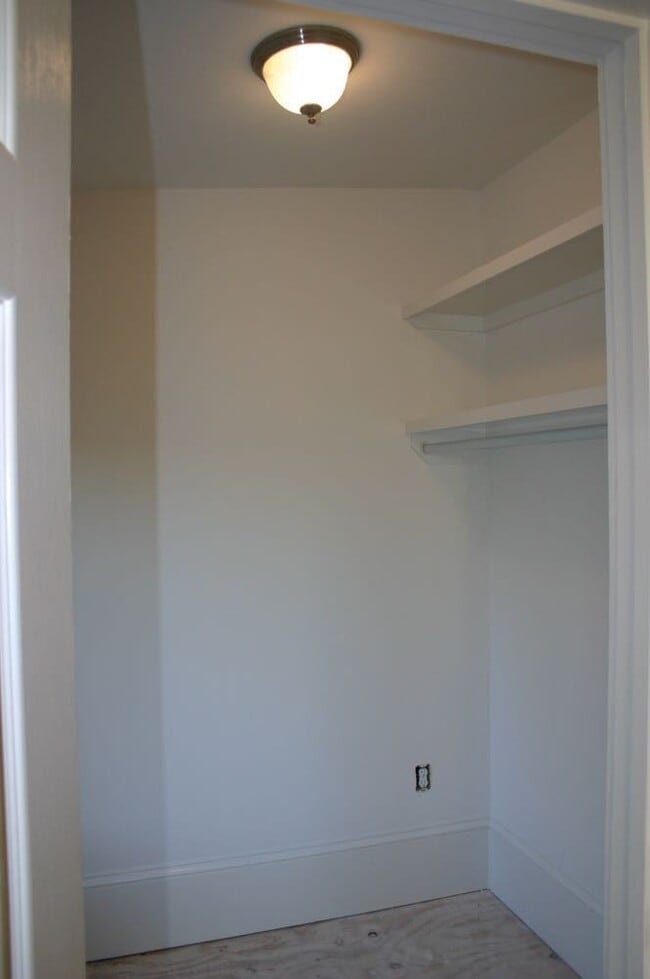 Building Photo - 6031 Deal Ave