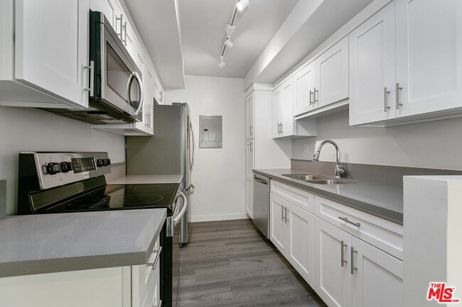 Building Photo - 3622 Keystone Av