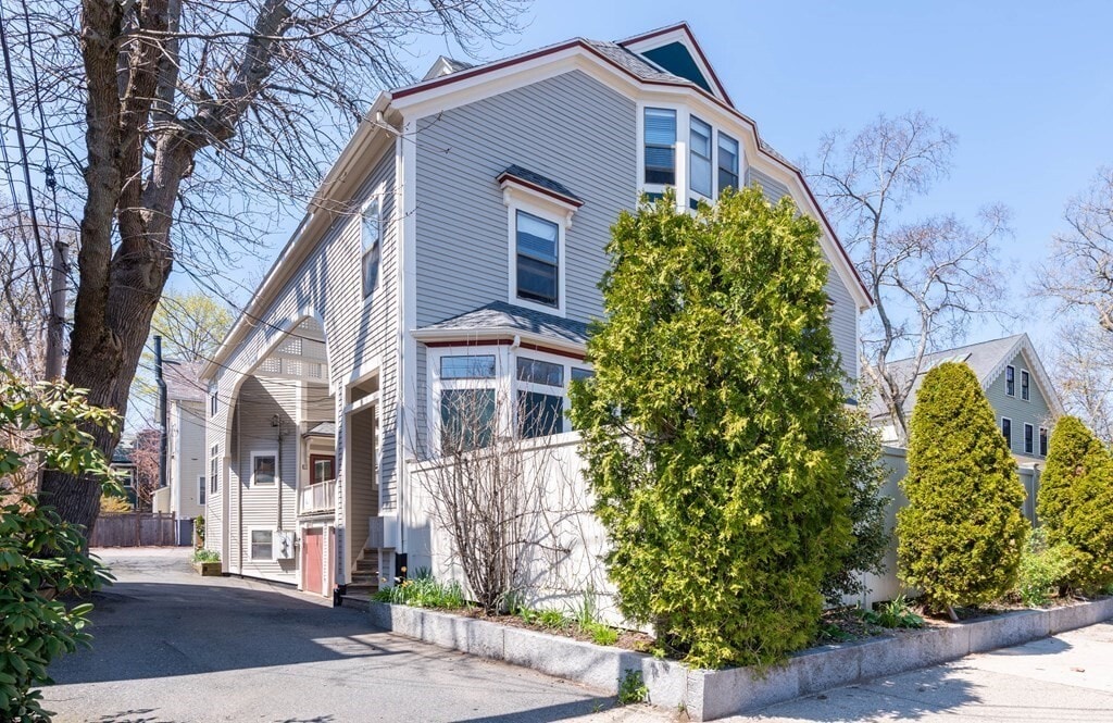 Primary Photo - 15 Roberts Rd