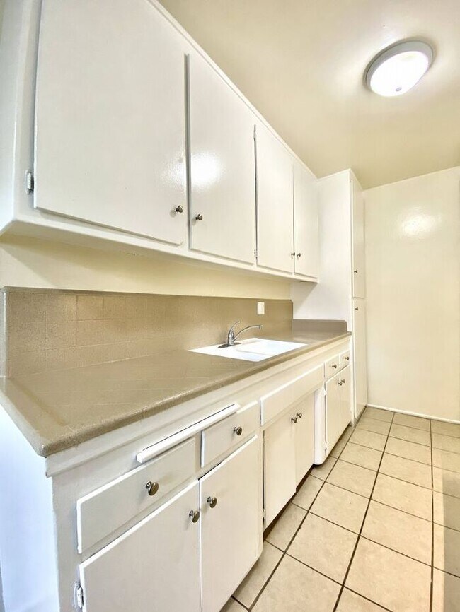 Foto del edificio - 1579 Chestnut Ave