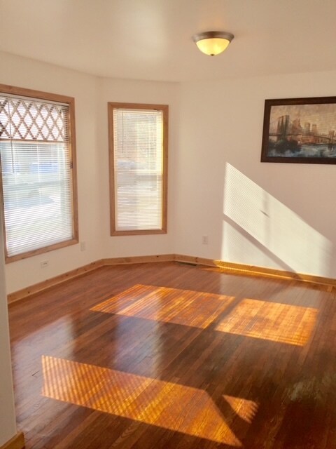 Living room - 54-60 Genesee St