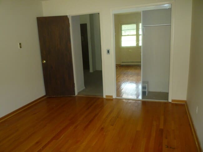 Building Photo - 15 Donna Dr