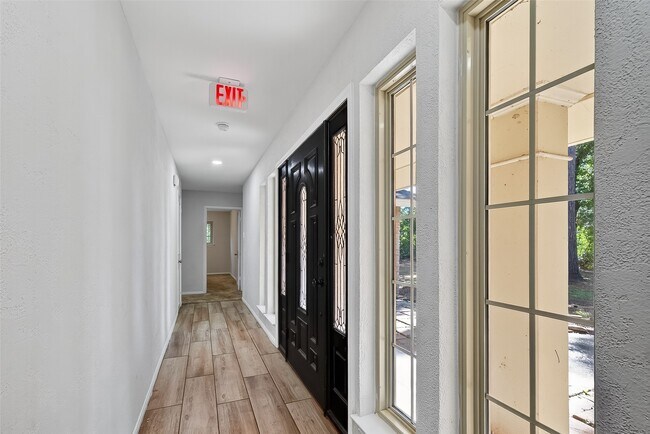 Foto del edificio - 1810 Indian Shores Rd