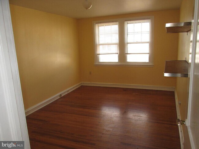 Foto del edificio - 3311 Indian Queen Ln