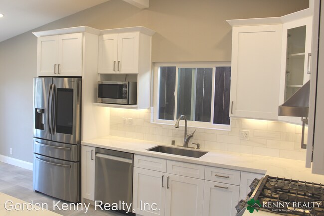 Building Photo - 4 br, 2.5 bath House - 3191 Fasman Drive