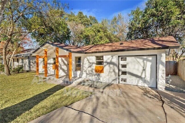 Building Photo - 810 Sahara Ave