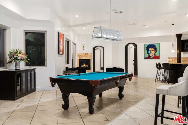 Foto del edificio - 6446 Deep Dell Pl