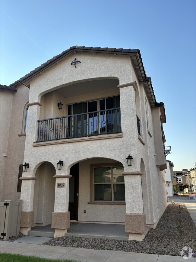 Building Photo - 4055 E Brisa Dr