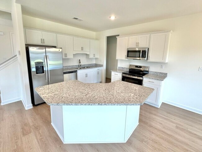 Foto del edificio - 135 Summer Rose Ln