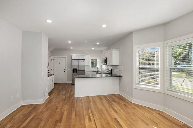 Foto del edificio - 1100 Davis Ave NW