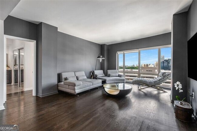 Foto del edificio - 3475 Masking