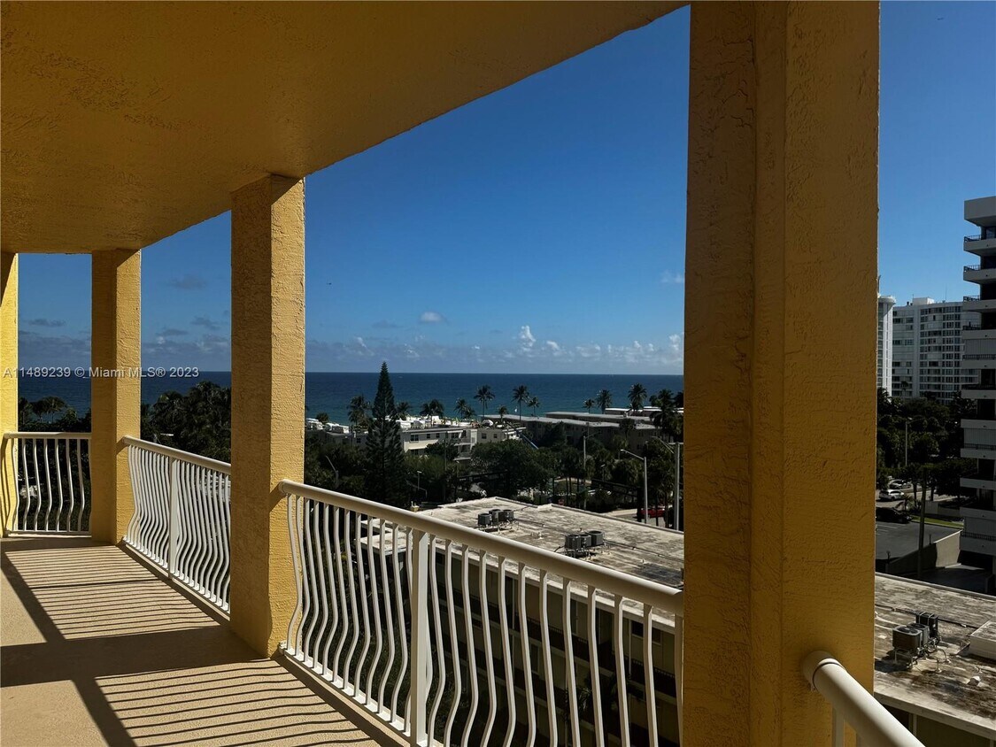 Primary Photo - 1395 S Ocean Blvd
