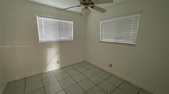 Foto del edificio - 5210 NW 16th St