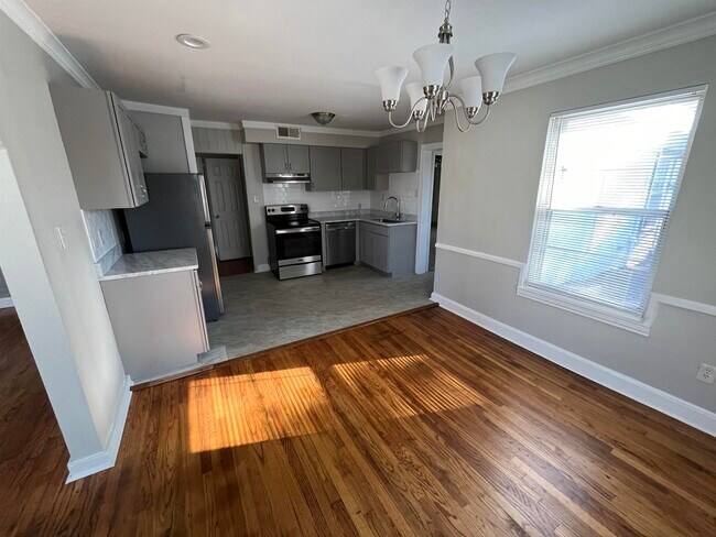 Foto del edificio - 3801 Rosedale Dr