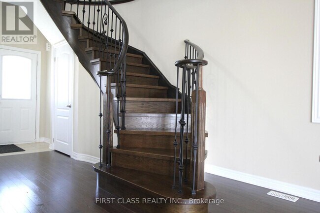 Building Photo - 63 Promenade Dr