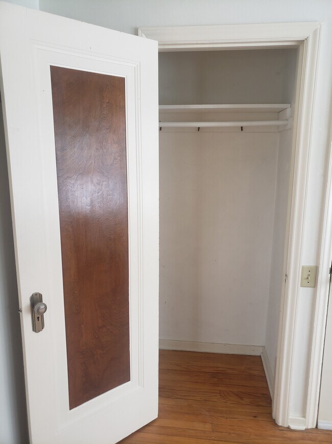 Closet - 601 S Orchard St