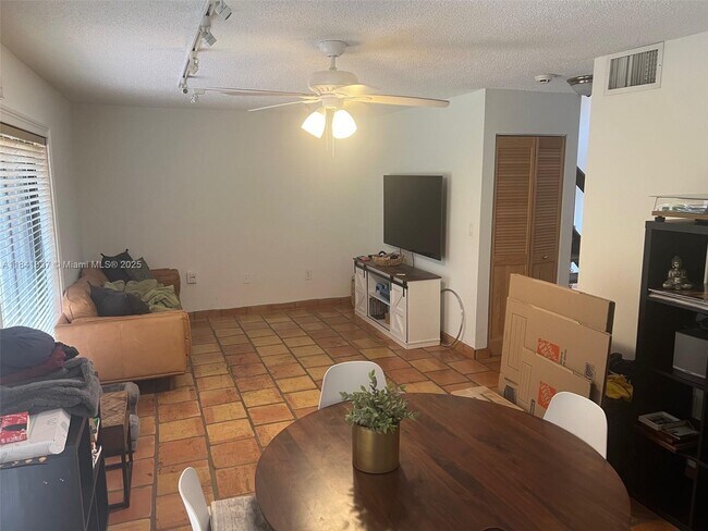 Foto del edificio - 11246 SW 104th St