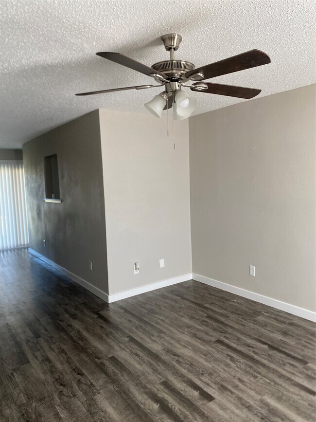 Foto del edificio - 4935 Quailgate Dr