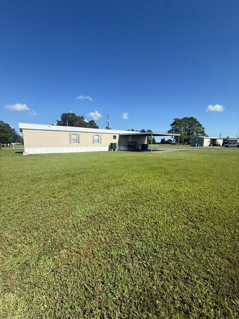 Foto del edificio - 1635 Grand Bois Rd