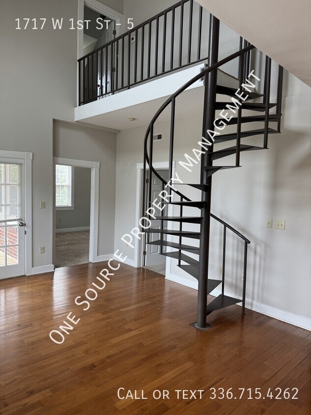Foto principal - 1717 W 1st St