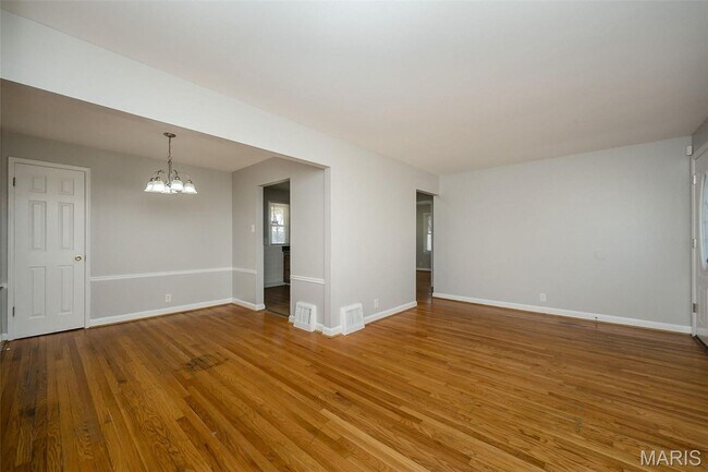 Building Photo - 10217 Cabot Dr