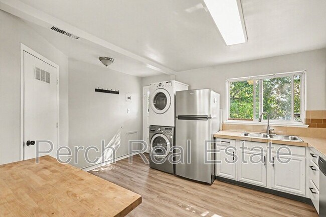 Foto del edificio - 954 Winona Ct