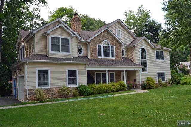 Primary Photo - 49 Linden Ave
