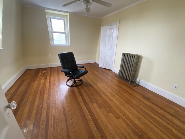 Building Photo - 28 High St