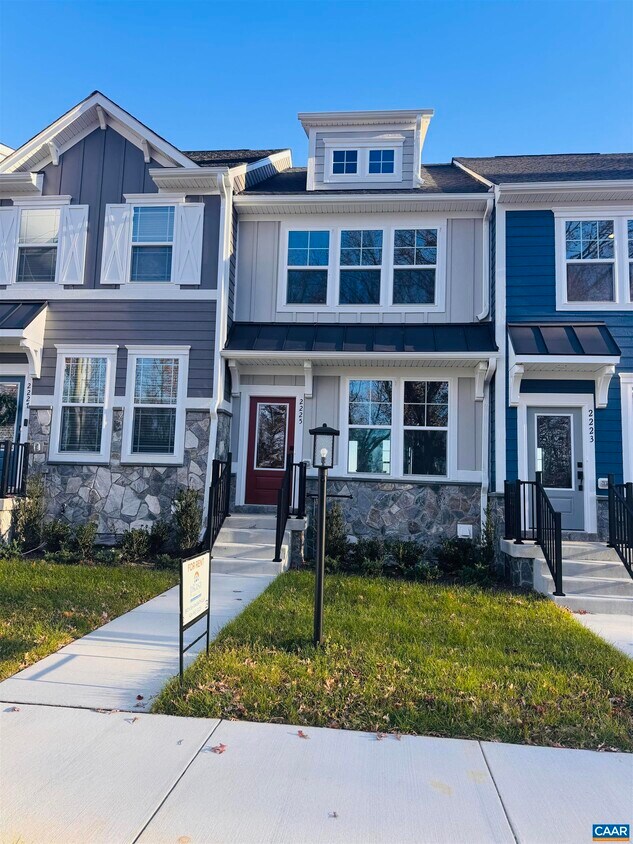 Foto principal - 2225 Woodburn Rd