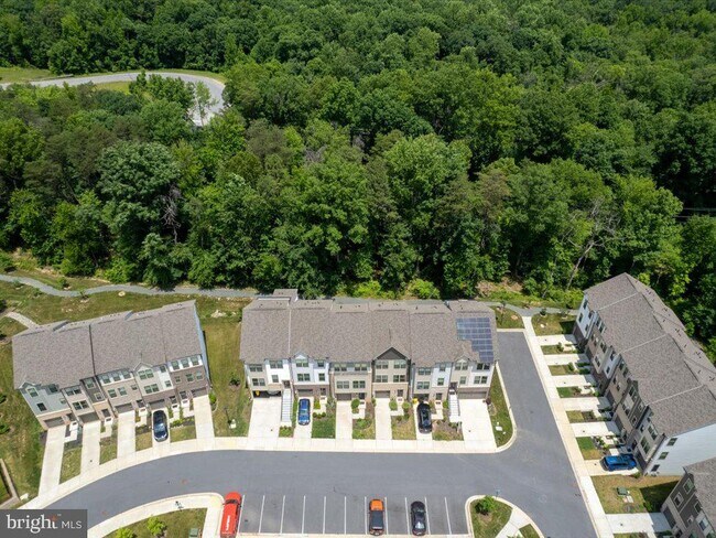 Foto del edificio - 3304 Pitch Pine Dr