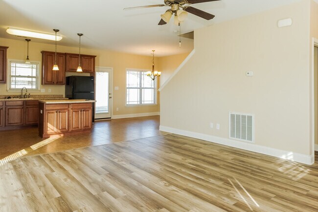 Building Photo - 203 Candlenut Ct