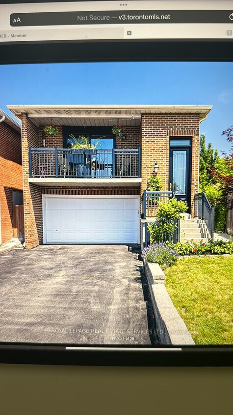 Primary Photo - 36 Aberdeen Av