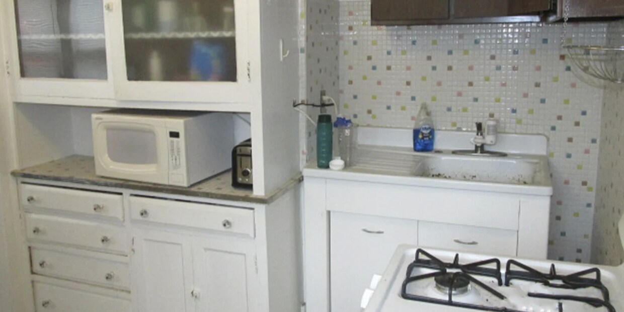 Primary Photo - 3709 N Hoyne Ave