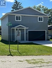 Building Photo - 173 William St