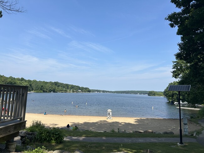 5-minute walk to lake - 30 Wall St