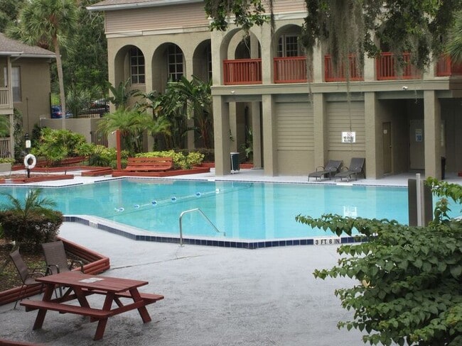 Foto del edificio - 435 Wymore Rd