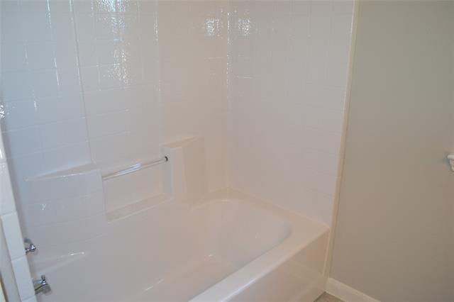 Building Photo - 5090 Royal Springs Dr