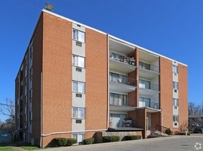 Building Photo - 5450 Beechmont Ave
