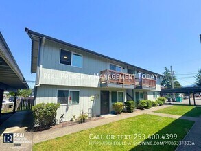 Building Photo - 450 Pearl St