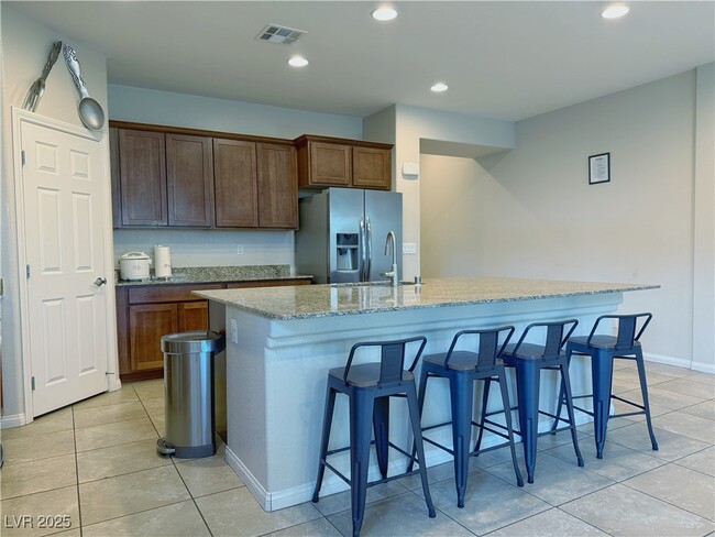Foto del edificio - 3548 E Tompkins Ave