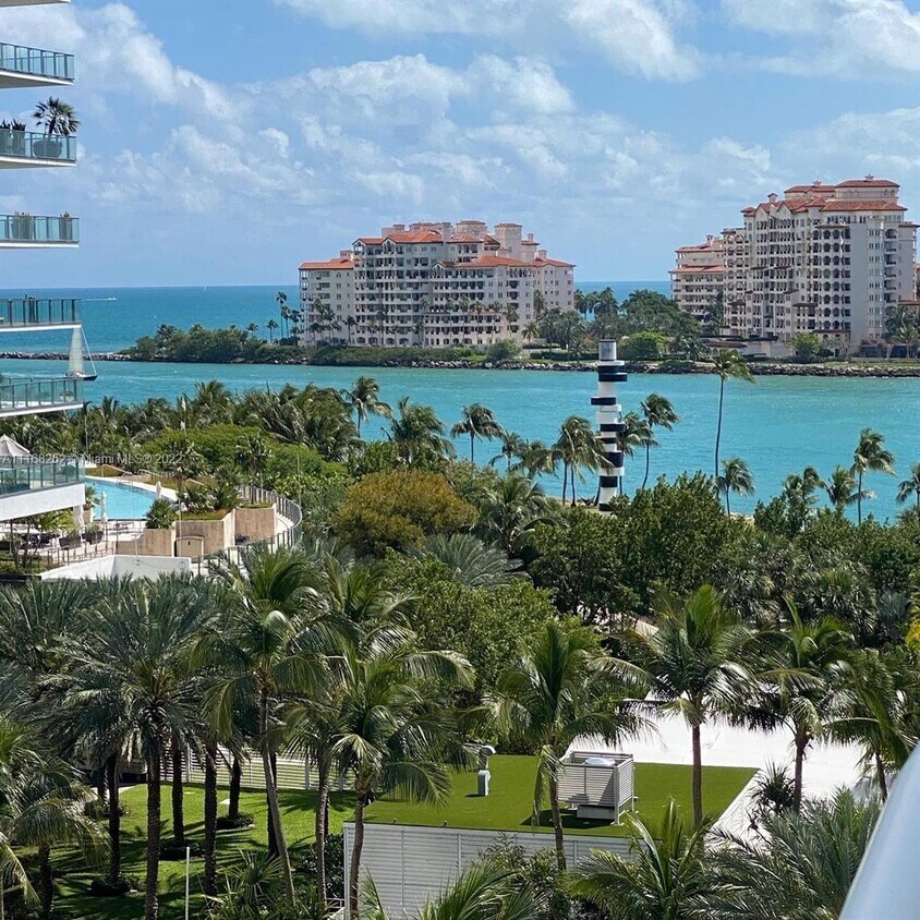 Foto principal - 1000 S Pointe Dr