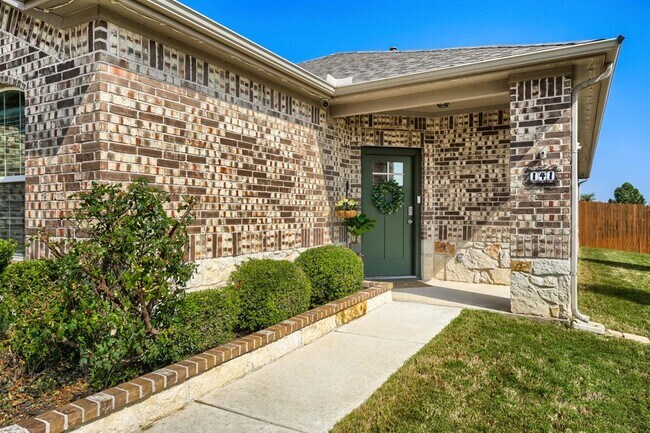 Building Photo - 141 Marienfeld Ln