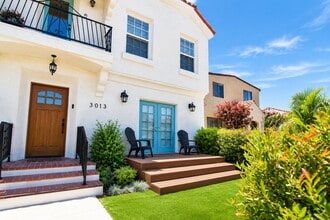 Building Photo - 3013 Somerset Dr