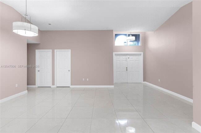 Foto del edificio - 8433 NW 189th St