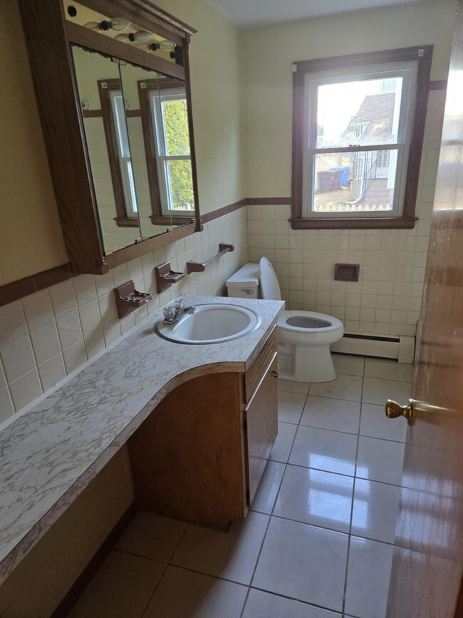 Building Photo - 144 Osgood Ave