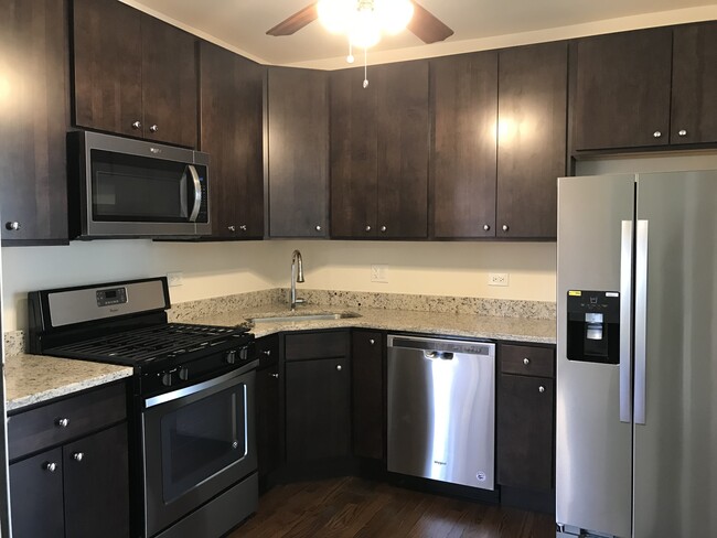 Foto del edificio - 4941 W Medill Ave