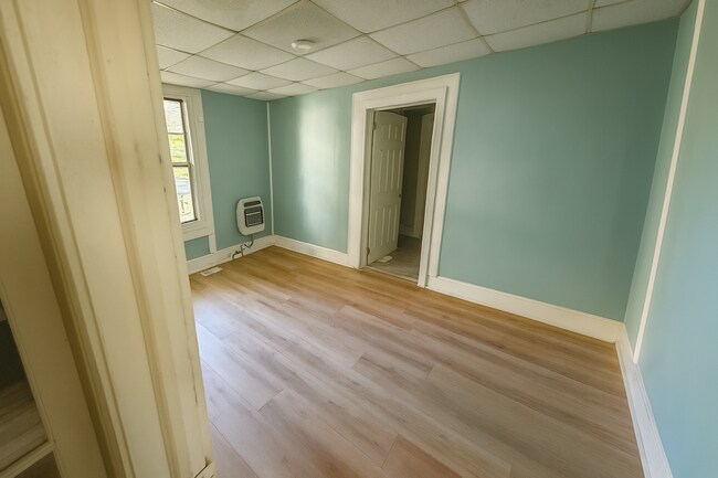 Building Photo - 2128 Jeff Davis St