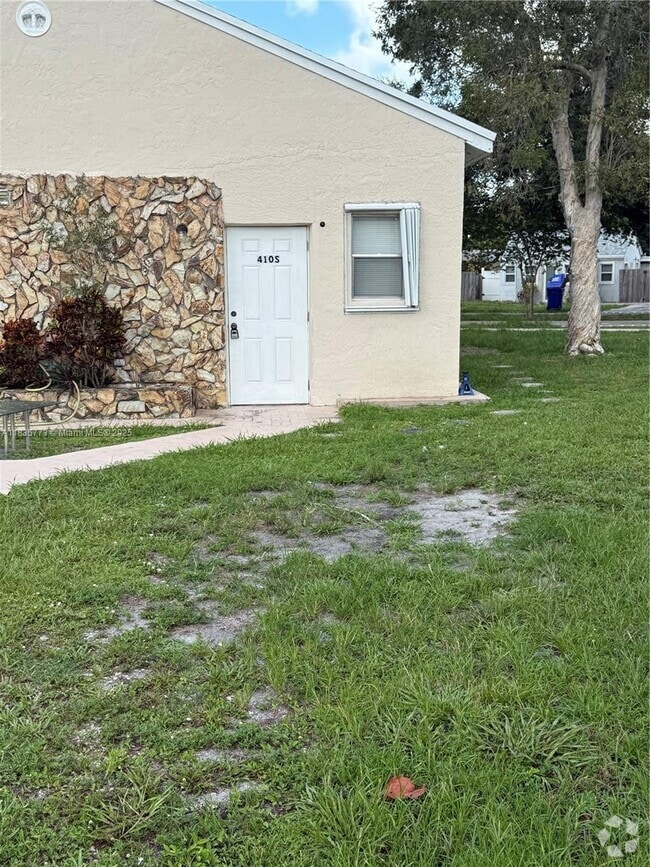 Building Photo - 410 N 58th Ave